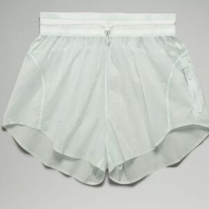 NWT Lululemon Step Out Shorts, Size 10